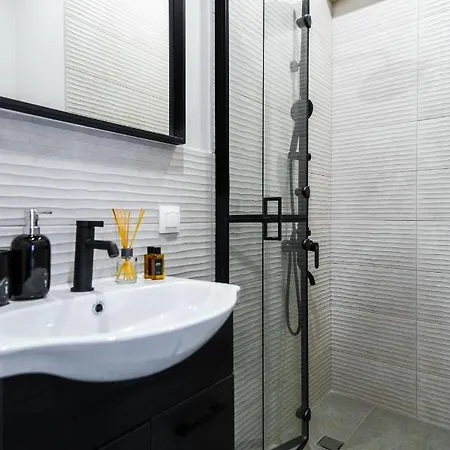 Boutique 2-bedroom In *
